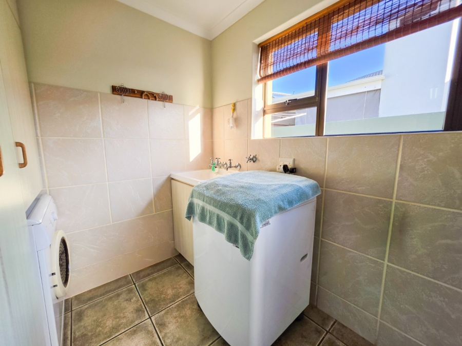 3 Bedroom Property for Sale in Stilbaai Wes Western Cape